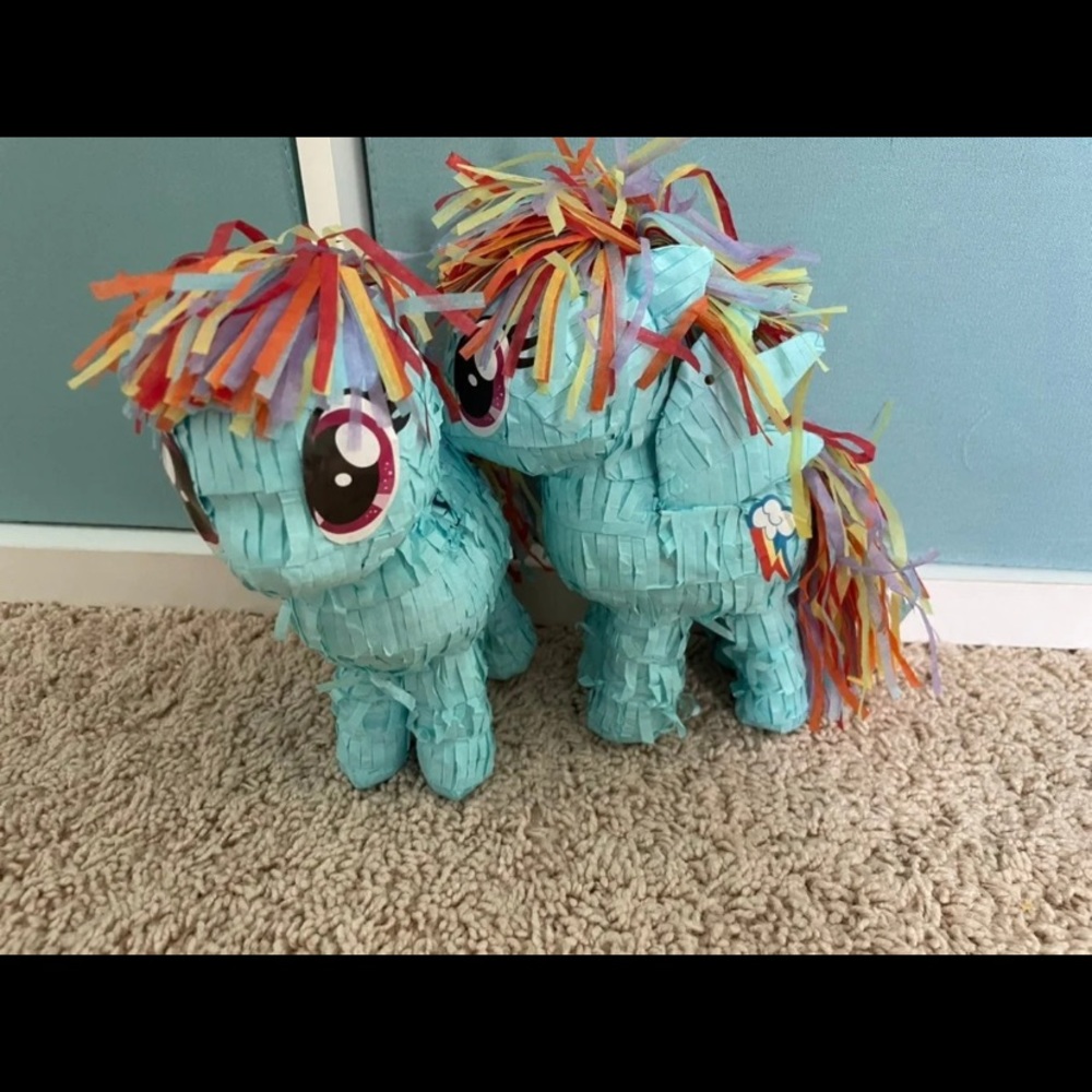 My Little Pony small piñata table decor